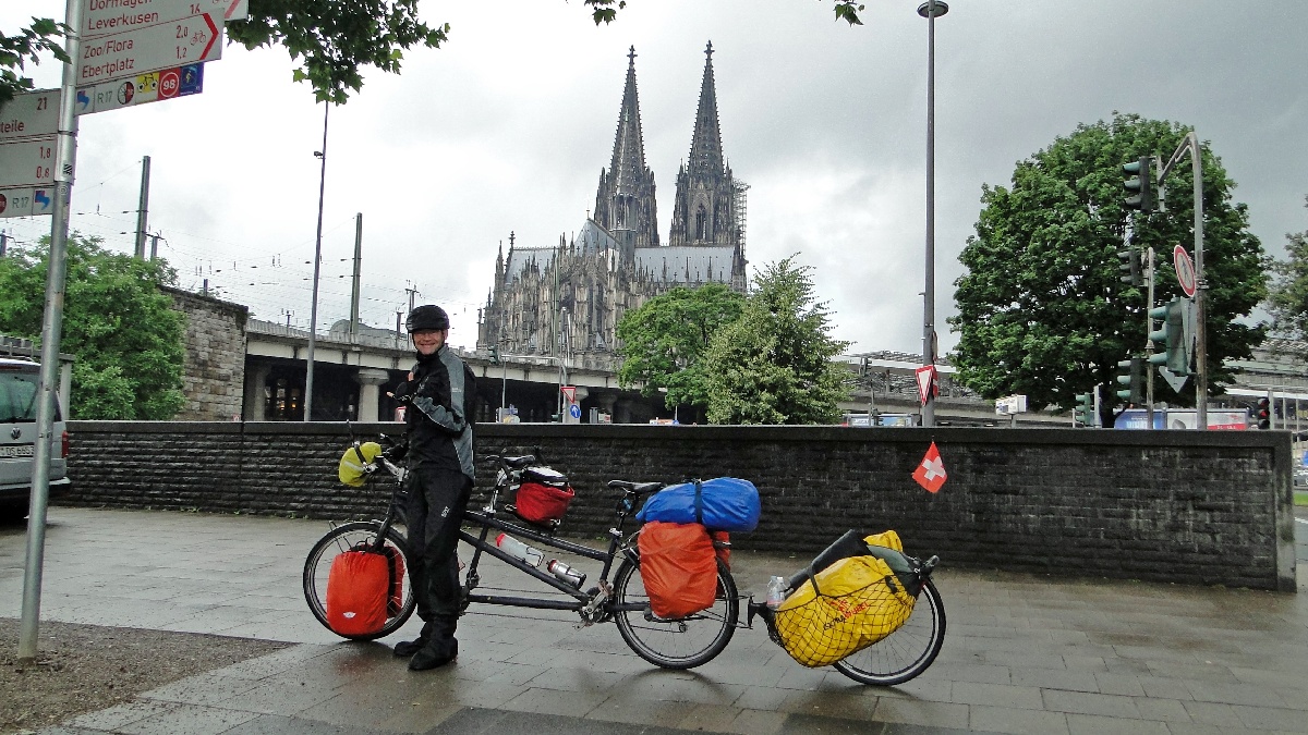 Der Kölner Dom im Regen